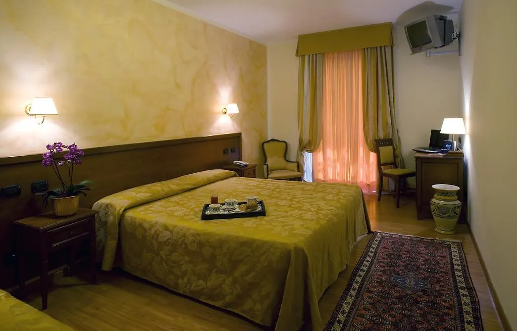 Hotel Scaligero Sommacampagna 3*,  Italy
